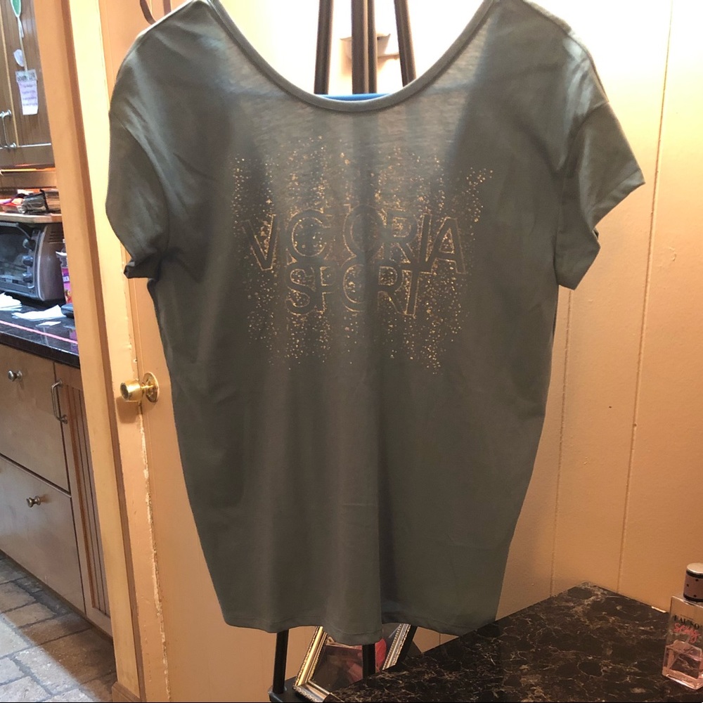 Victoria’s Secret Sport Open Back Tee, size Small